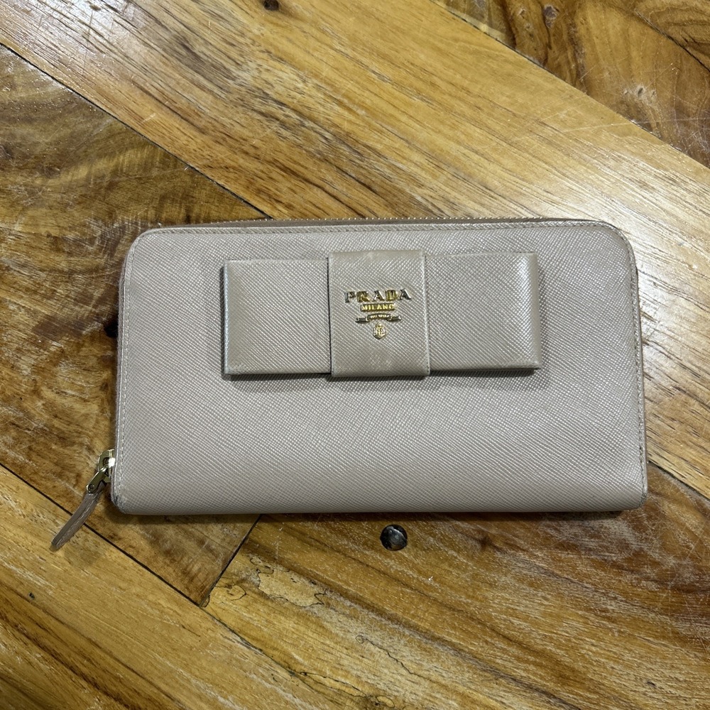 GUC PRADA Saffiano Leather Zip Around Wallet Bow Blush Taupe